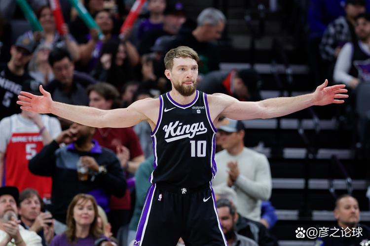 阿森纳0-1热刺，萨尔超远吊射制胜，哲凯赖什首秀，里沙利松失良机（热刺1-0阿森纳：萨尔中场吊射制胜，哲凯赖什上演首秀，里沙利松浪费良机）