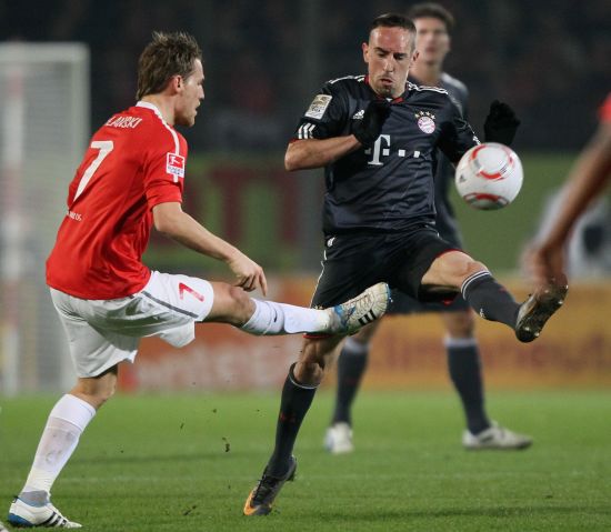 魔术vs尼克斯前瞻：贝恩大战布伦森，谁能带队杀进决赛？（魔术对阵尼克斯前瞻：贝恩PK布伦森，谁能率队挺进决赛？）