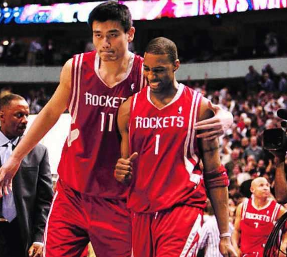 土媒：桑乔已经抵达土耳其，并和费内巴切高层商谈了转会事宜（土耳其媒体：桑乔已抵土，与费内巴切高层洽谈转会）